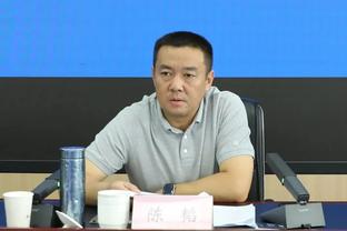 维尼修斯：踢一场比赛，带走一个球一个小奖杯？